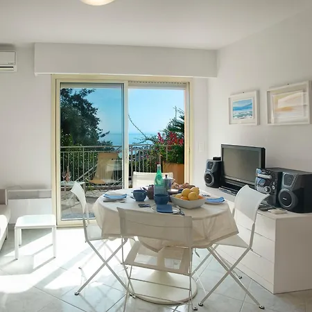 Terrace Sur - Happy Ментона